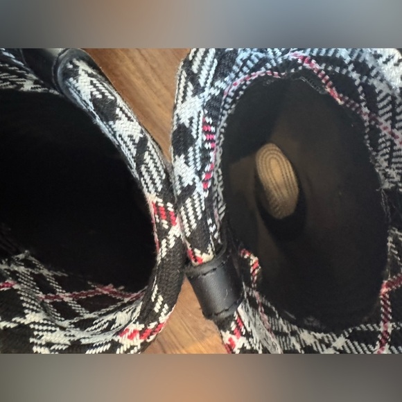 CROCS black knee-high rain boots with plaid cuffs (size 7) - Picture 7 of 8